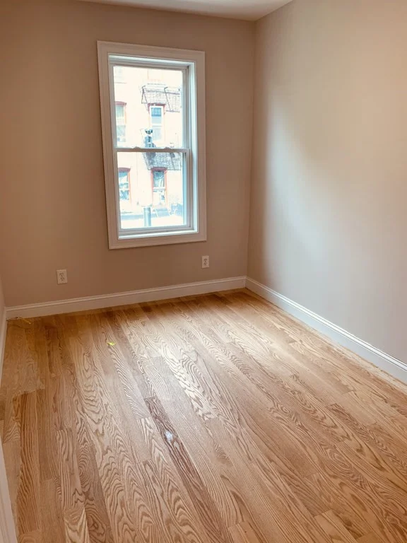 4 bed, 1 bath apartment for rent at 7 Warwick St Unit 3, Mission Hill — photo 9 of 10