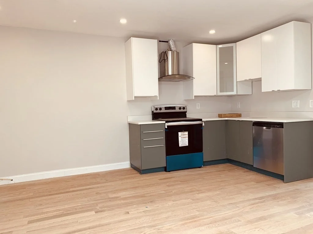 4 bed, 1 bath apartment for rent at 7 Warwick St Unit 3, Mission Hill — photo 1 of 10