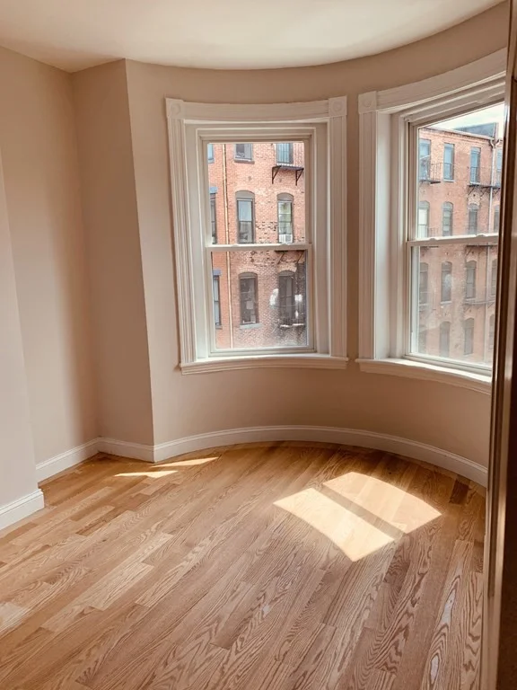 4 bed, 1 bath apartment for rent at 7 Warwick St Unit 3, Mission Hill — photo 8 of 10