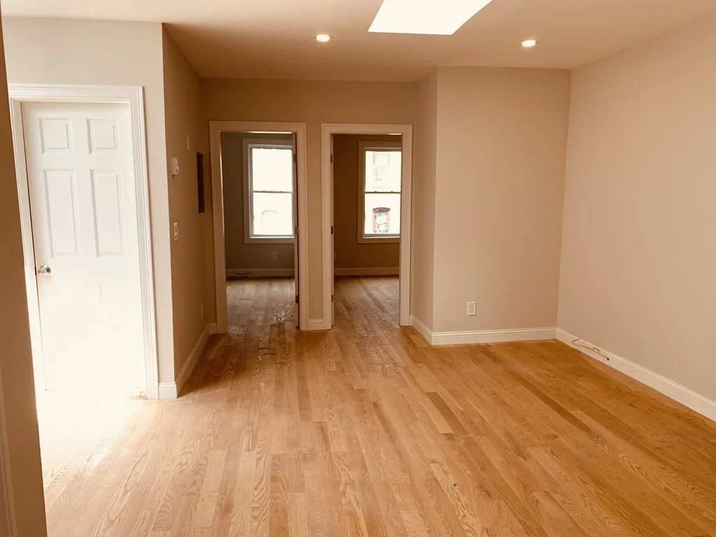 4 bed, 1 bath apartment for rent at 7 Warwick St Unit 3, Mission Hill — photo 2 of 10