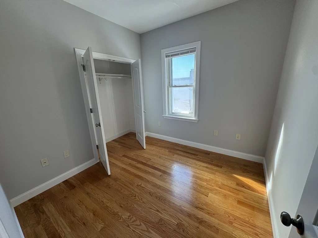 4 bed, 1 bath apartment for rent at 7 Wave Ave Unit 3, Revere — photo 6 of 12