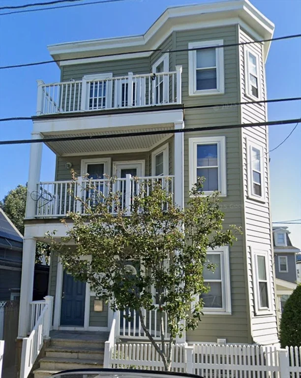 4 bed, 1 bath apartment for rent at 7 Wave Ave Unit 3, Revere — photo 1 of 12