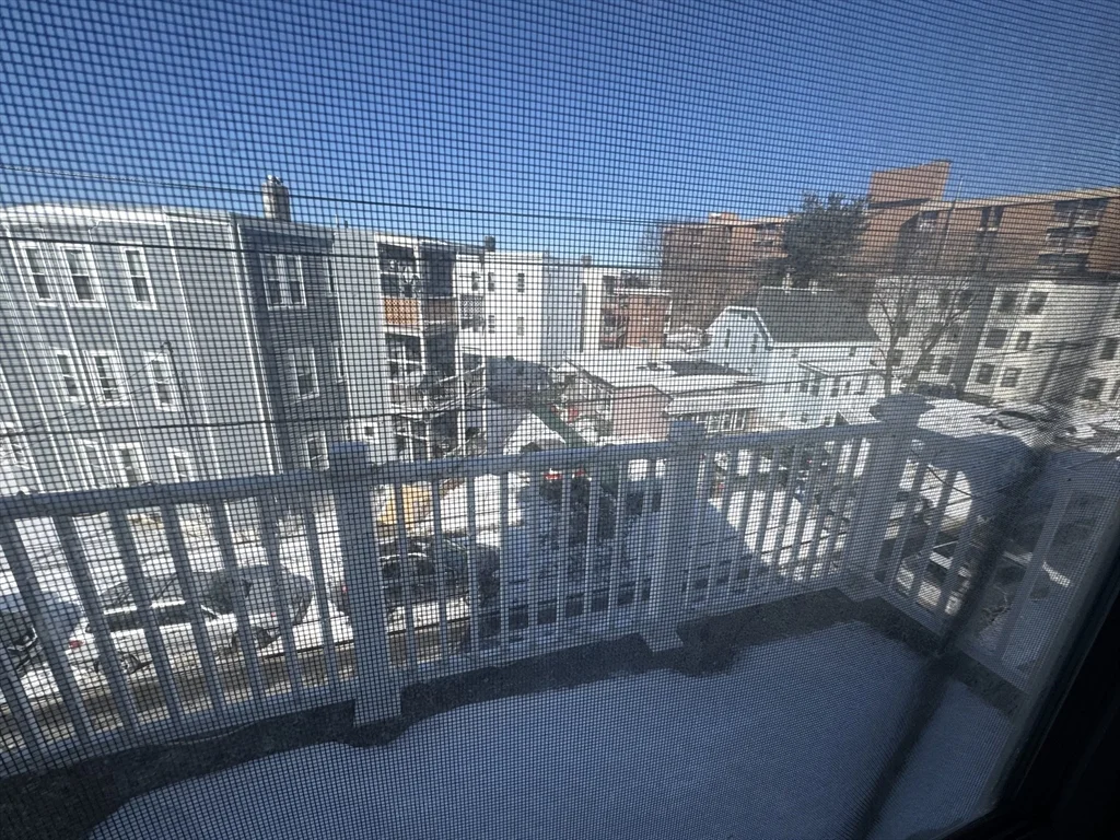 4 bed, 1 bath apartment for rent at 7 Wave Ave Unit 3, Revere — photo 9 of 12