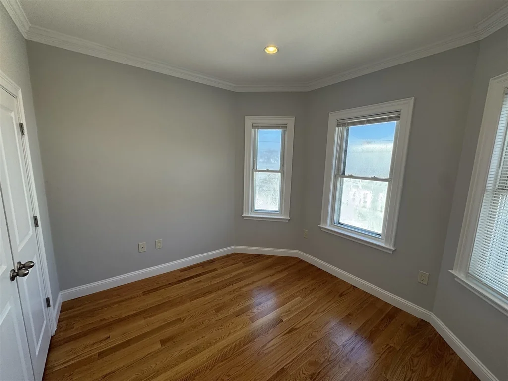 4 bed, 1 bath apartment for rent at 7 Wave Ave Unit 3, Revere — photo 8 of 12