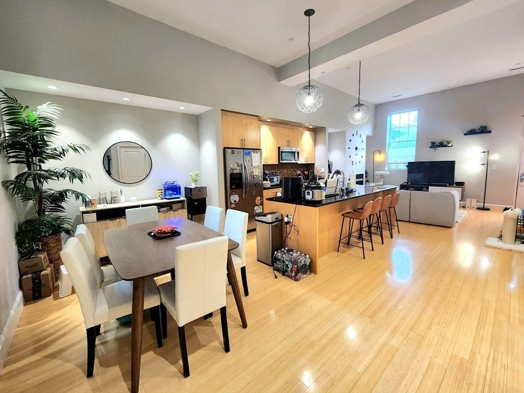 2 bed, 1 bath apartment for rent at 7 Waverley St Unit 7, Belmont — photo 4 of 29
