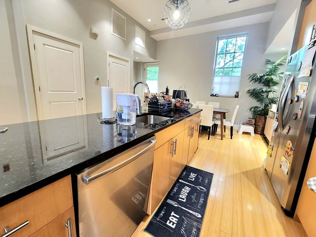 2 bed, 1 bath apartment for rent at 7 Waverley St Unit 7, Belmont — photo 12 of 29