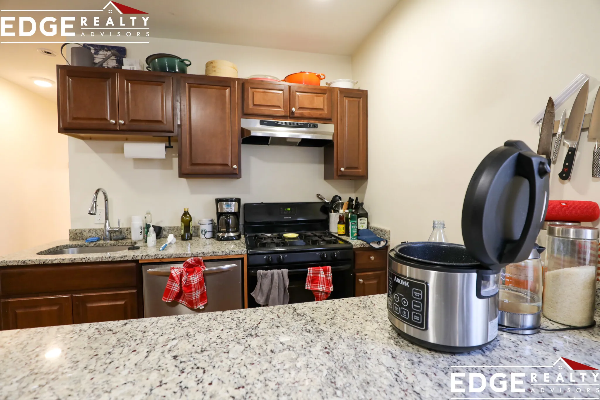 4 bed, 2 bath apartment for rent at 7 Weitz St Unit 1, Allston — photo 2 of 9