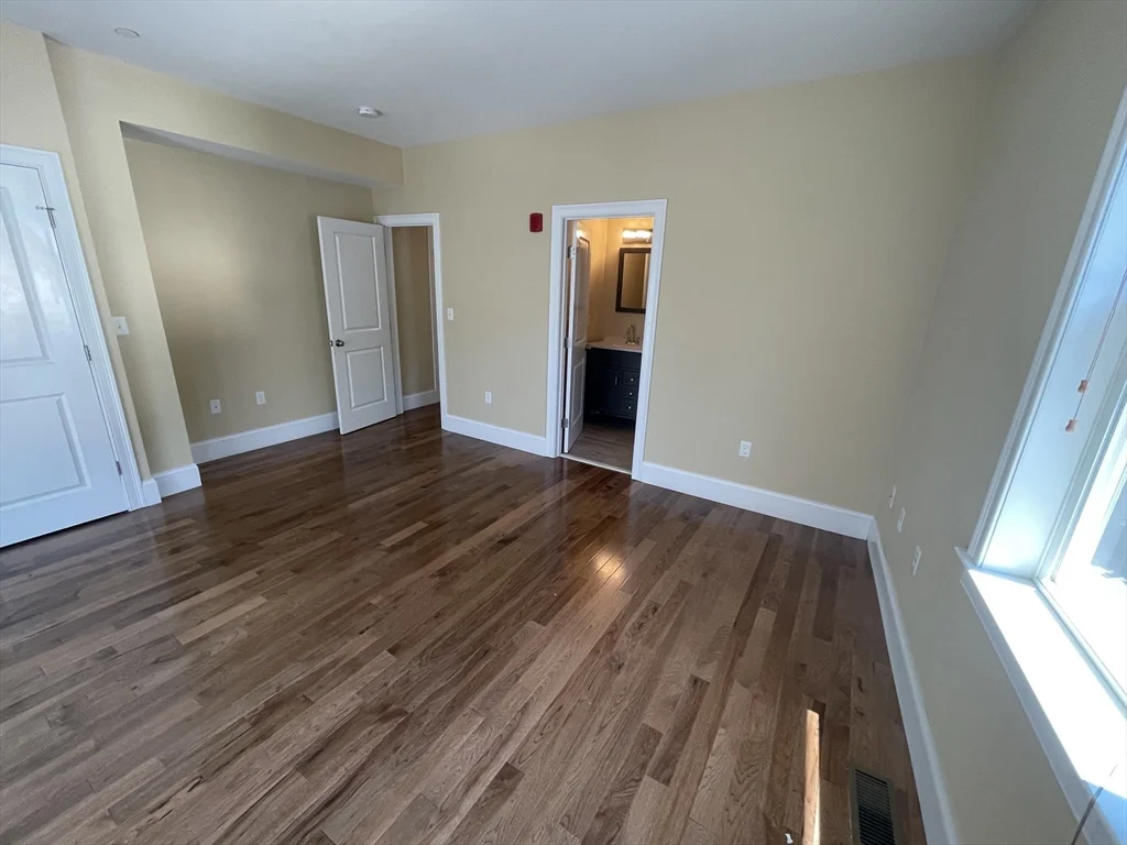 2 bed, 2 bath apartment for rent at 7 Wendell Pl Unit 3, South Boston — photo 6 of 18