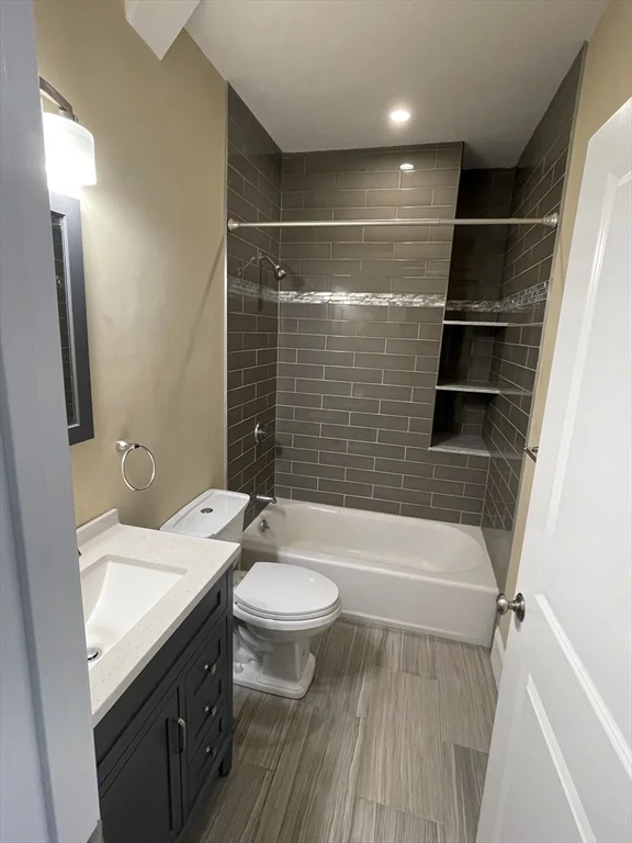 2 bed, 2 bath apartment for rent at 7 Wendell Pl Unit 3, South Boston — photo 2 of 18