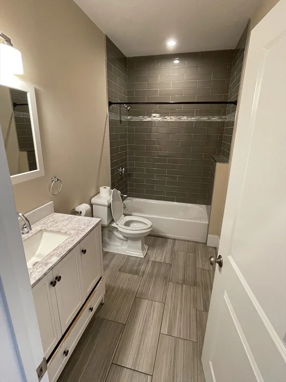 2 bed, 2 bath apartment for rent at 7 Wendell Pl Unit 4, South Boston — photo 3 of 22