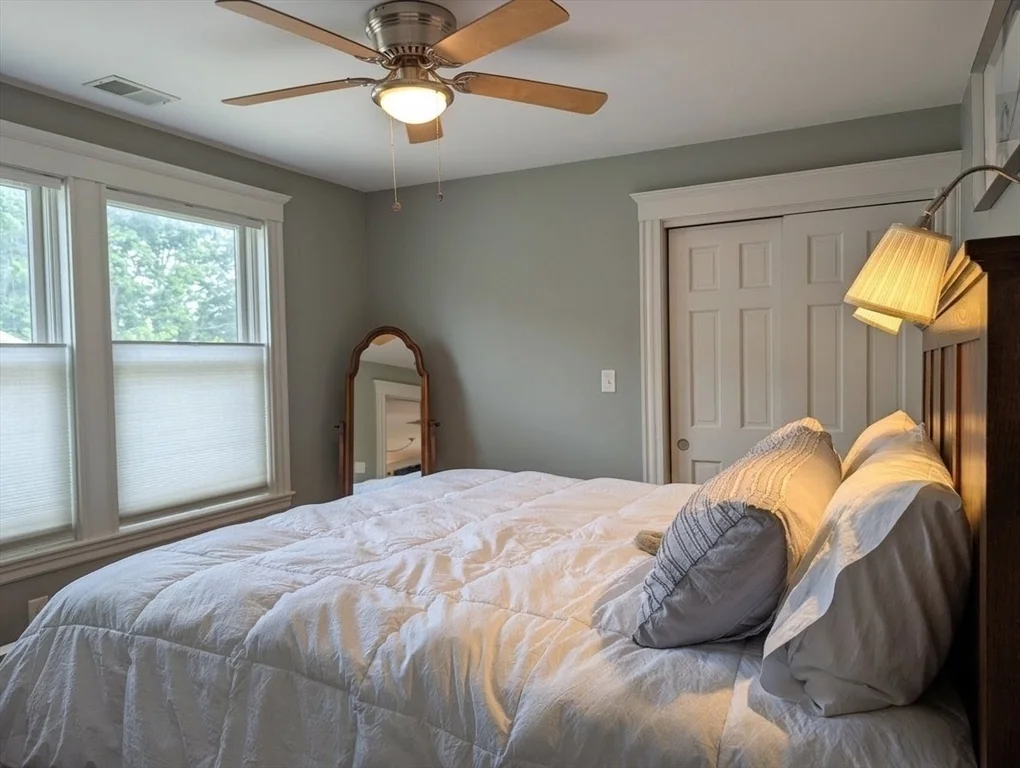 2 bed, 1 bath apartment for rent at 7 Weymouth Ave Unit 3, West Roxbury — photo 5 of 8