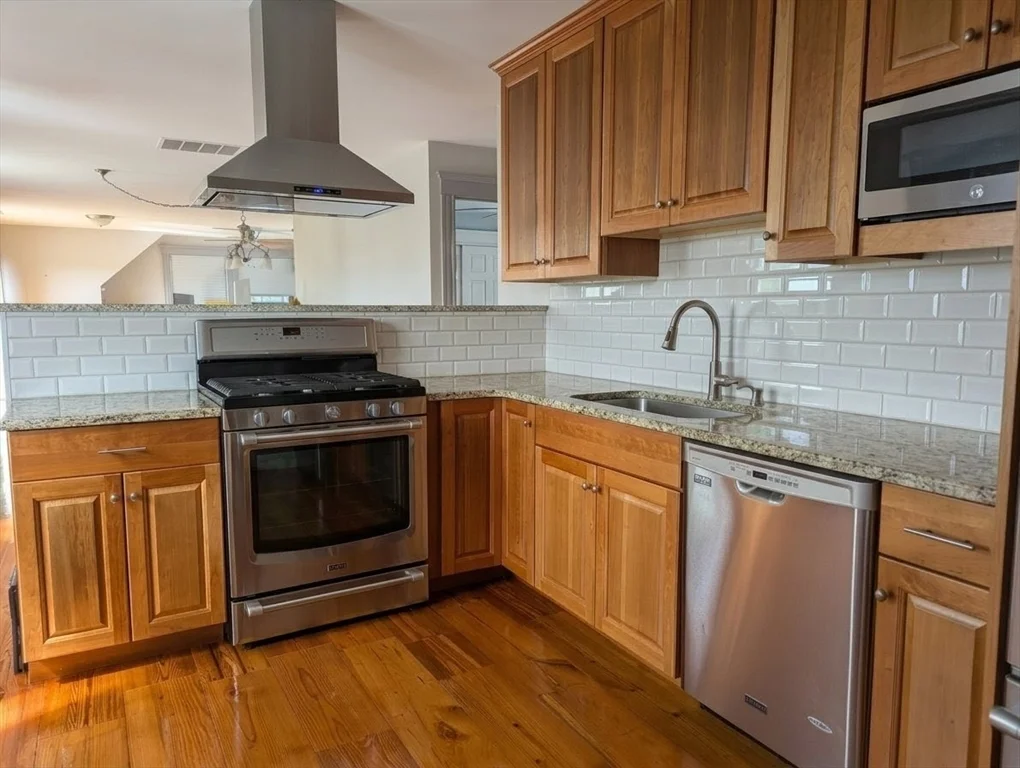 2 bed, 1 bath apartment for rent at 7 Weymouth Ave Unit 3, West Roxbury