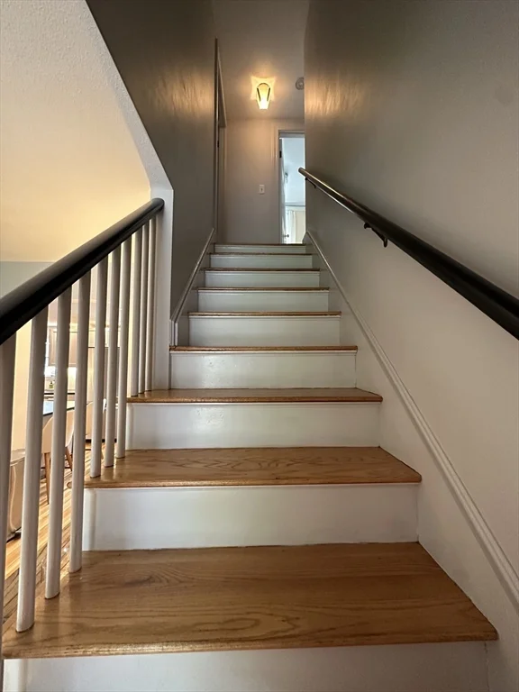 4 bed, 2 bath apartment for rent at 7 Wildwood Ter, Winchester — photo 4 of 25