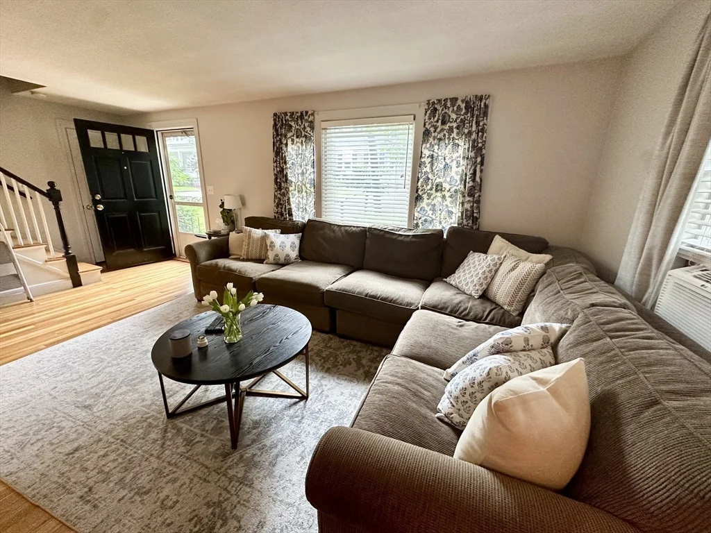 4 bed, 2 bath apartment for rent at 7 Wildwood Ter, Winchester — photo 2 of 25