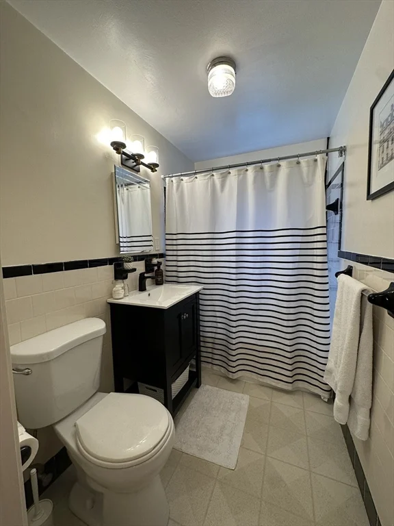 4 bed, 2 bath apartment for rent at 7 Wildwood Ter, Winchester — photo 15 of 25