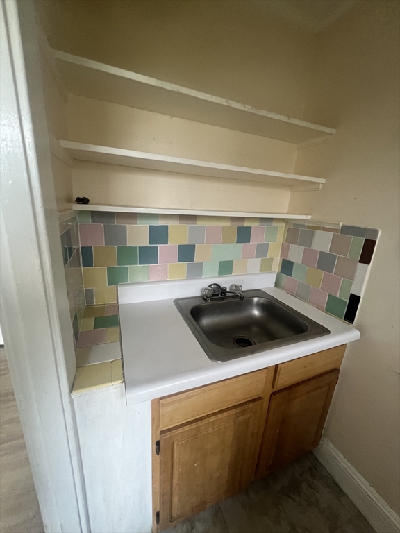 Studio bed, 1 bath apartment for rent at 7 Willet Unit 2, Quincy — photo 9 of 10