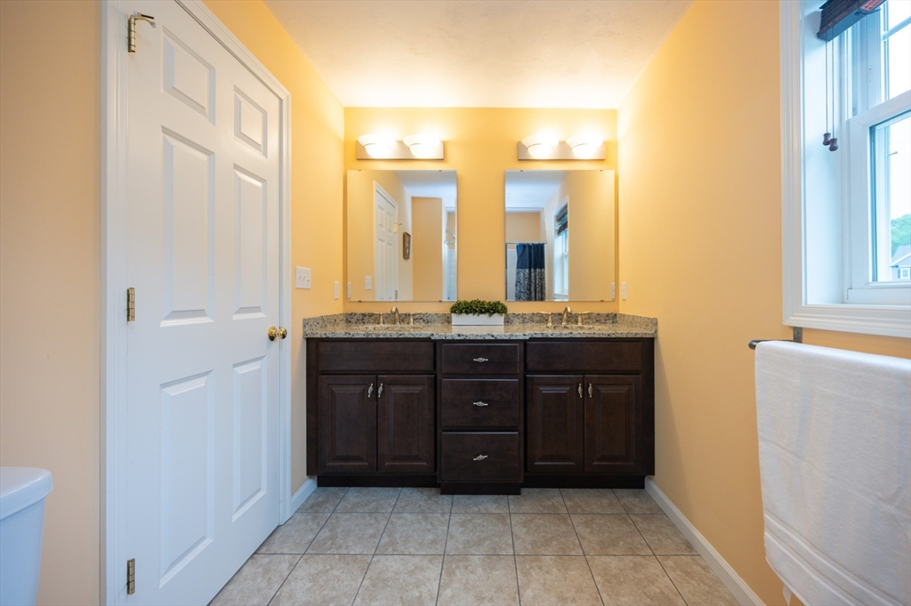 4 bed, 3 bath apartment for rent at 7 Willow Brook Ln, Blackstone — photo 24 of 42