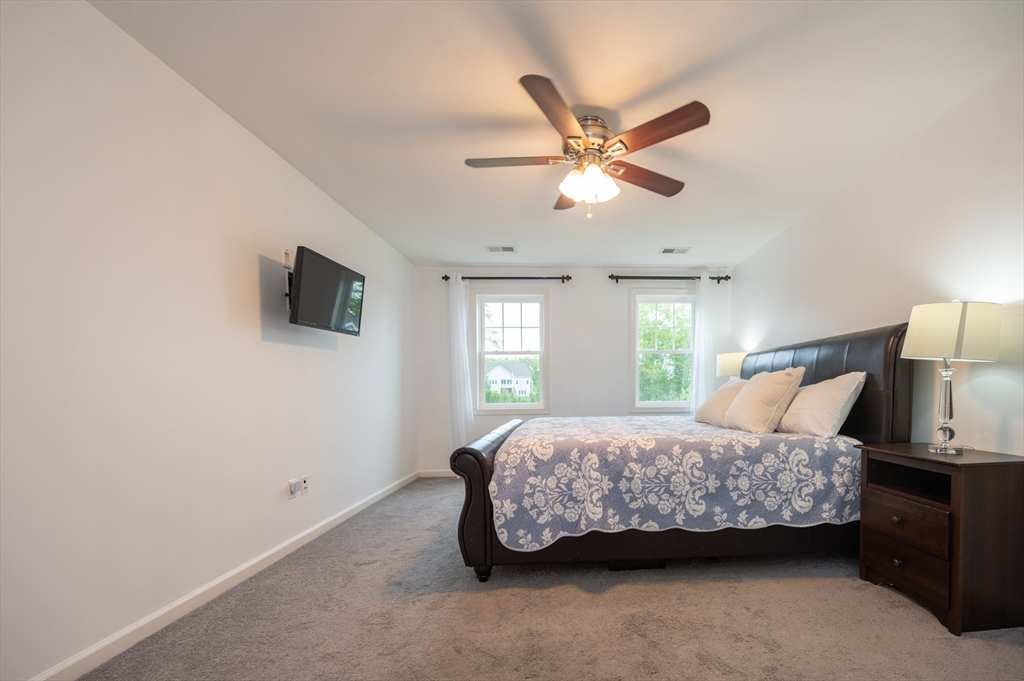 4 bed, 3 bath apartment for rent at 7 Willow Brook Ln, Blackstone — photo 16 of 42