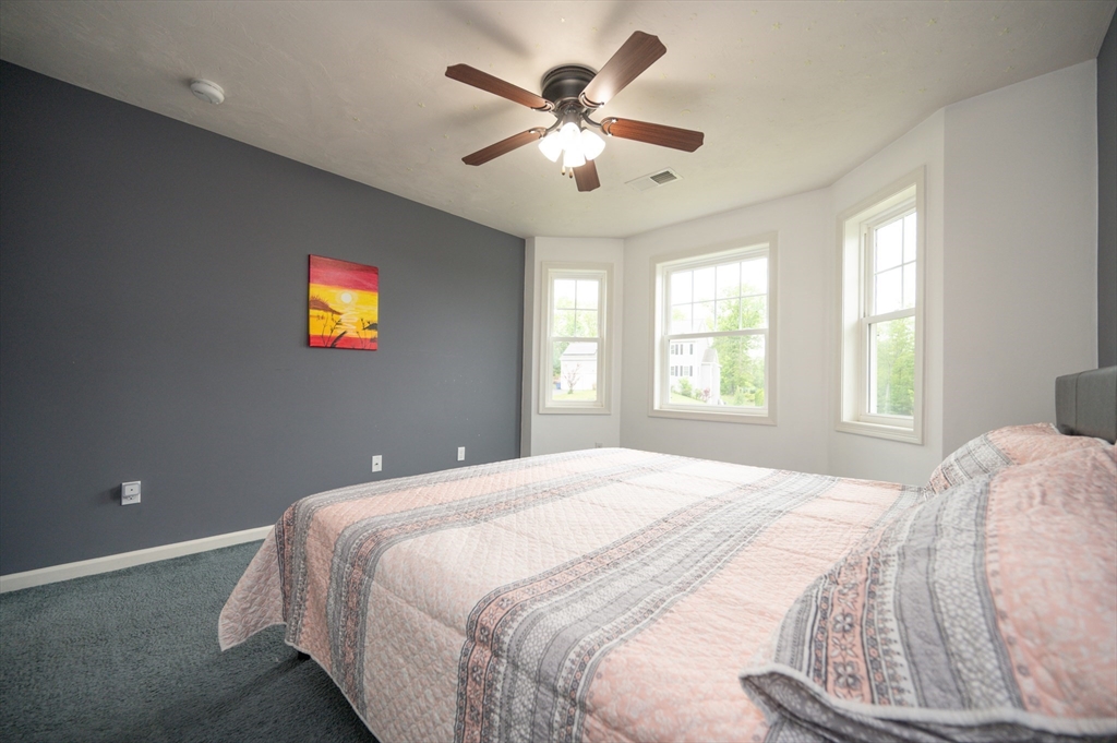 4 bed, 3 bath apartment for rent at 7 Willow Brook Ln, Blackstone — photo 34 of 42