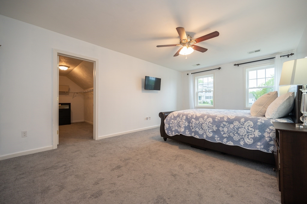 4 bed, 3 bath apartment for rent at 7 Willow Brook Ln, Blackstone — photo 21 of 42