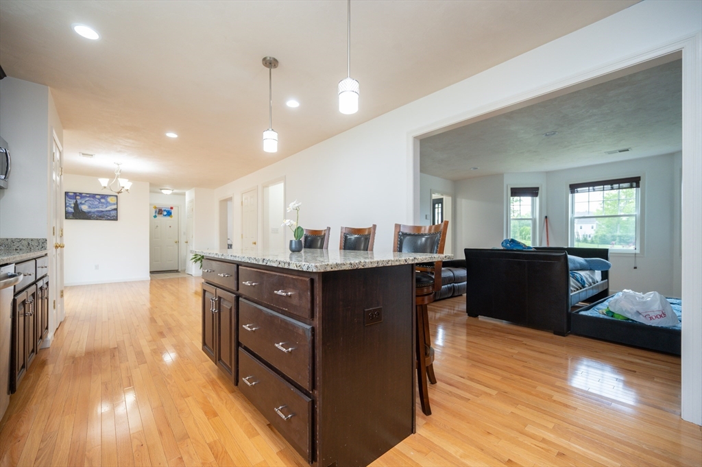 4 bed, 3 bath apartment for rent at 7 Willow Brook Ln, Blackstone — photo 13 of 42