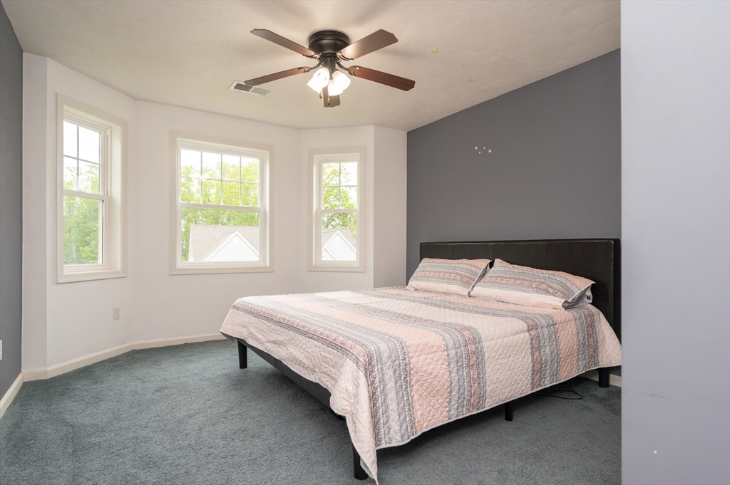 4 bed, 3 bath apartment for rent at 7 Willow Brook Ln, Blackstone — photo 30 of 42