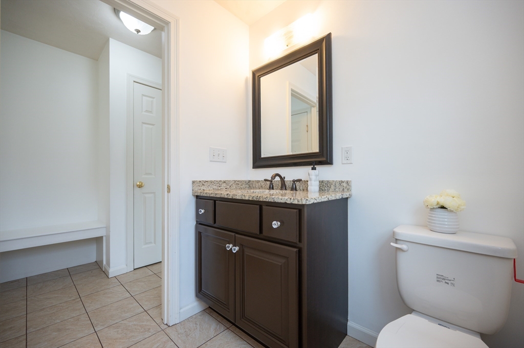 4 bed, 3 bath apartment for rent at 7 Willow Brook Ln, Blackstone — photo 19 of 42