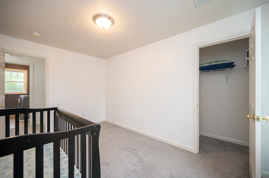 4 bed, 3 bath apartment for rent at 7 Willow Brook Ln, Blackstone — photo 18 of 42