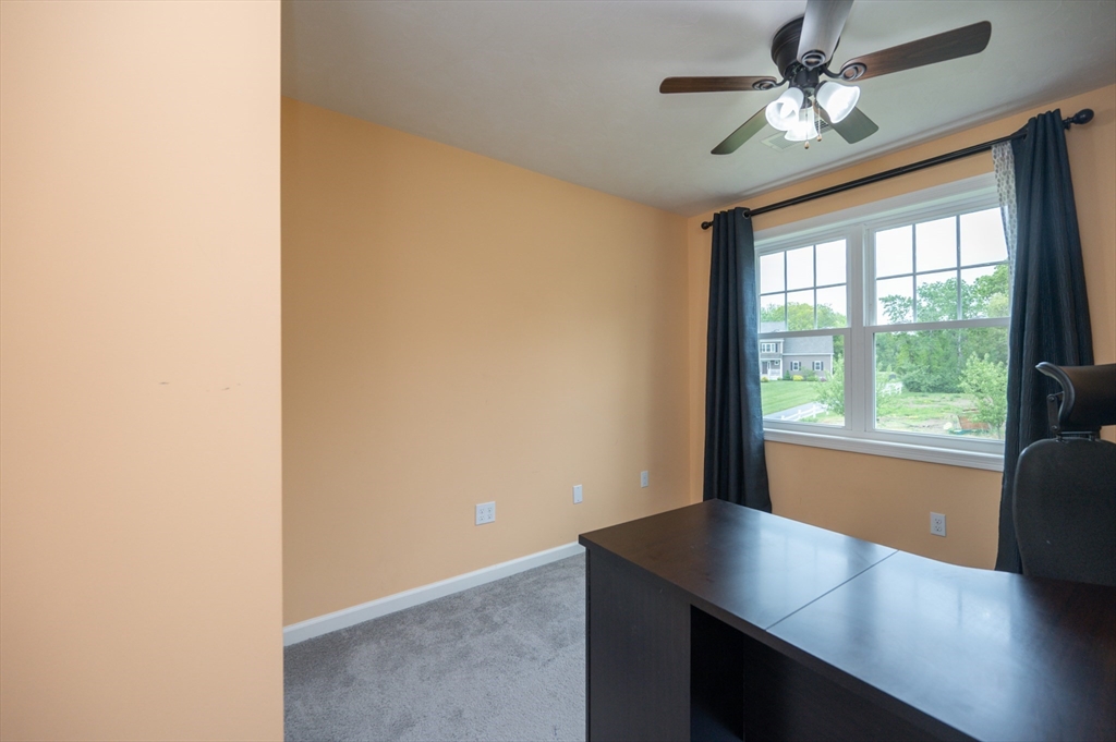 4 bed, 3 bath apartment for rent at 7 Willow Brook Ln, Blackstone — photo 35 of 42
