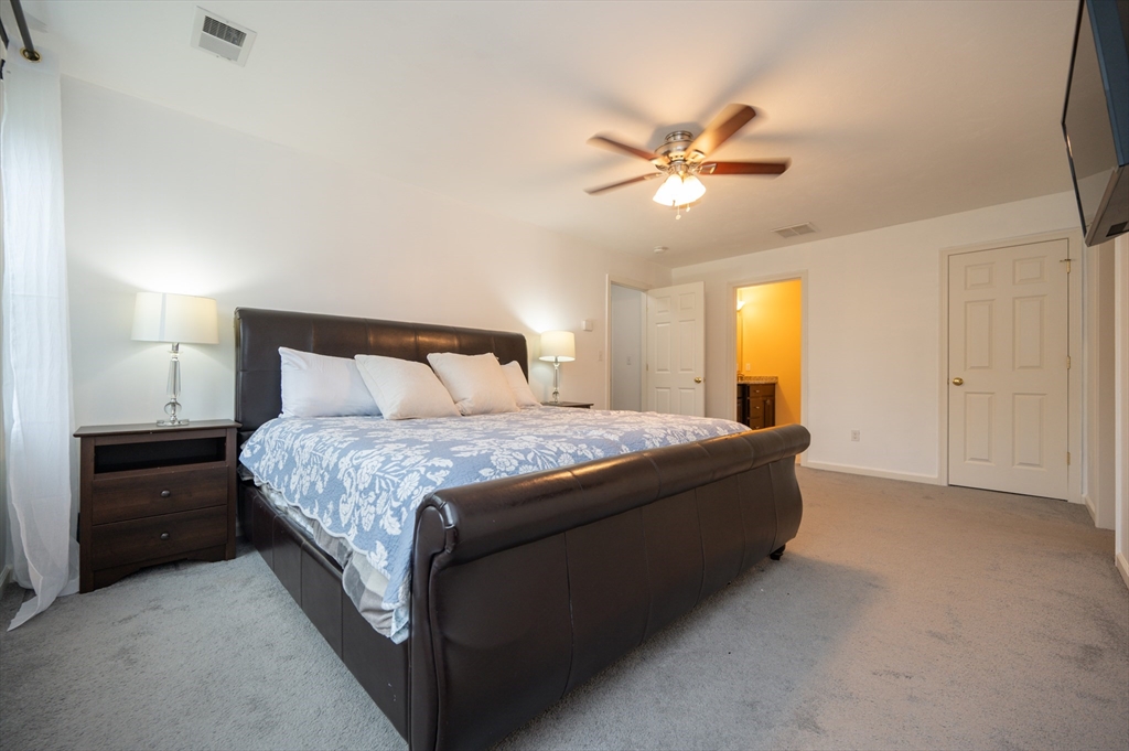 4 bed, 3 bath apartment for rent at 7 Willow Brook Ln, Blackstone — photo 15 of 42