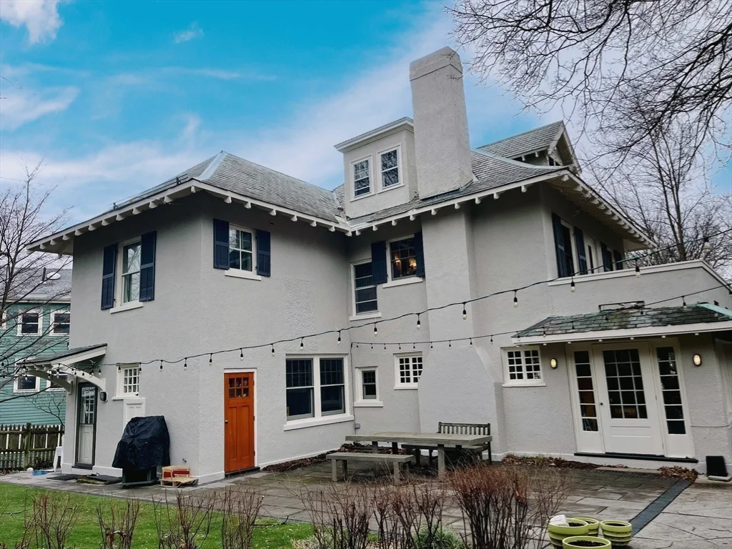 6 bed, 3 bath apartment for rent at 7 Windsor Rd, Brookline — photo 17 of 19