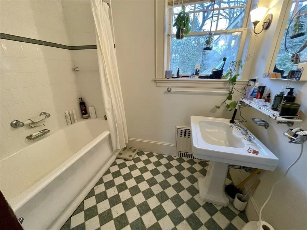 6 bed, 3 bath apartment for rent at 7 Windsor Rd, Brookline — photo 11 of 19