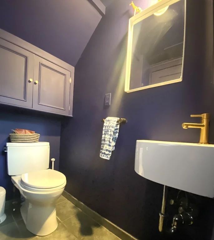 6 bed, 3 bath apartment for rent at 7 Windsor Rd, Brookline — photo 9 of 19
