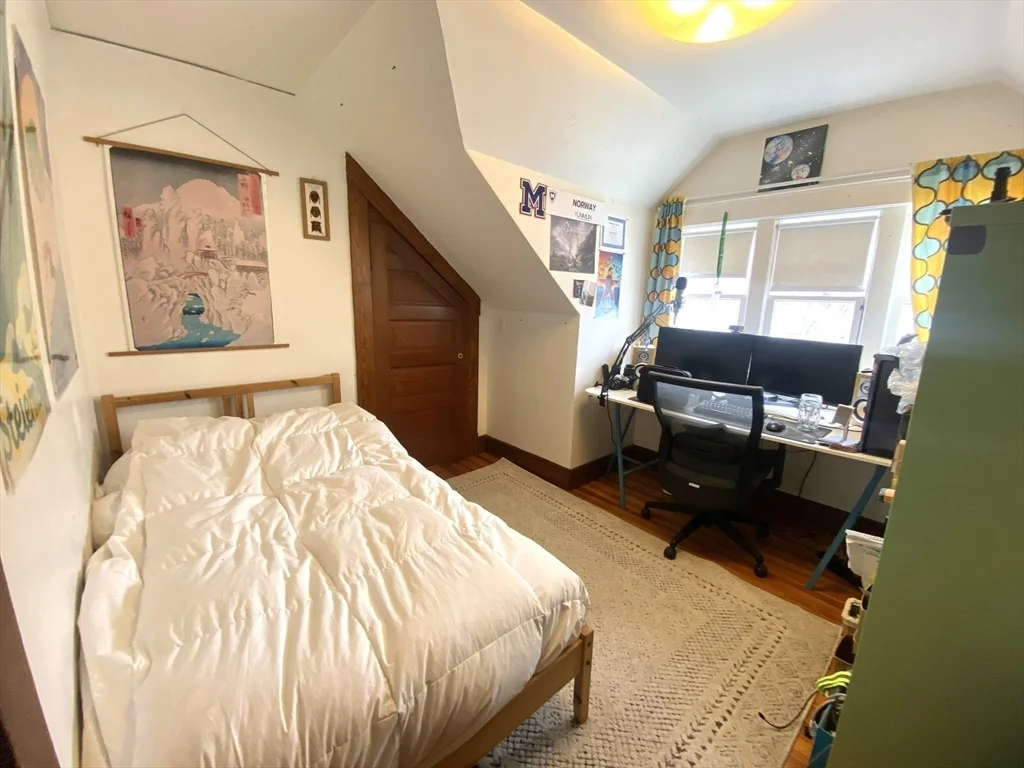 6 bed, 3 bath apartment for rent at 7 Windsor Rd, Brookline — photo 16 of 19