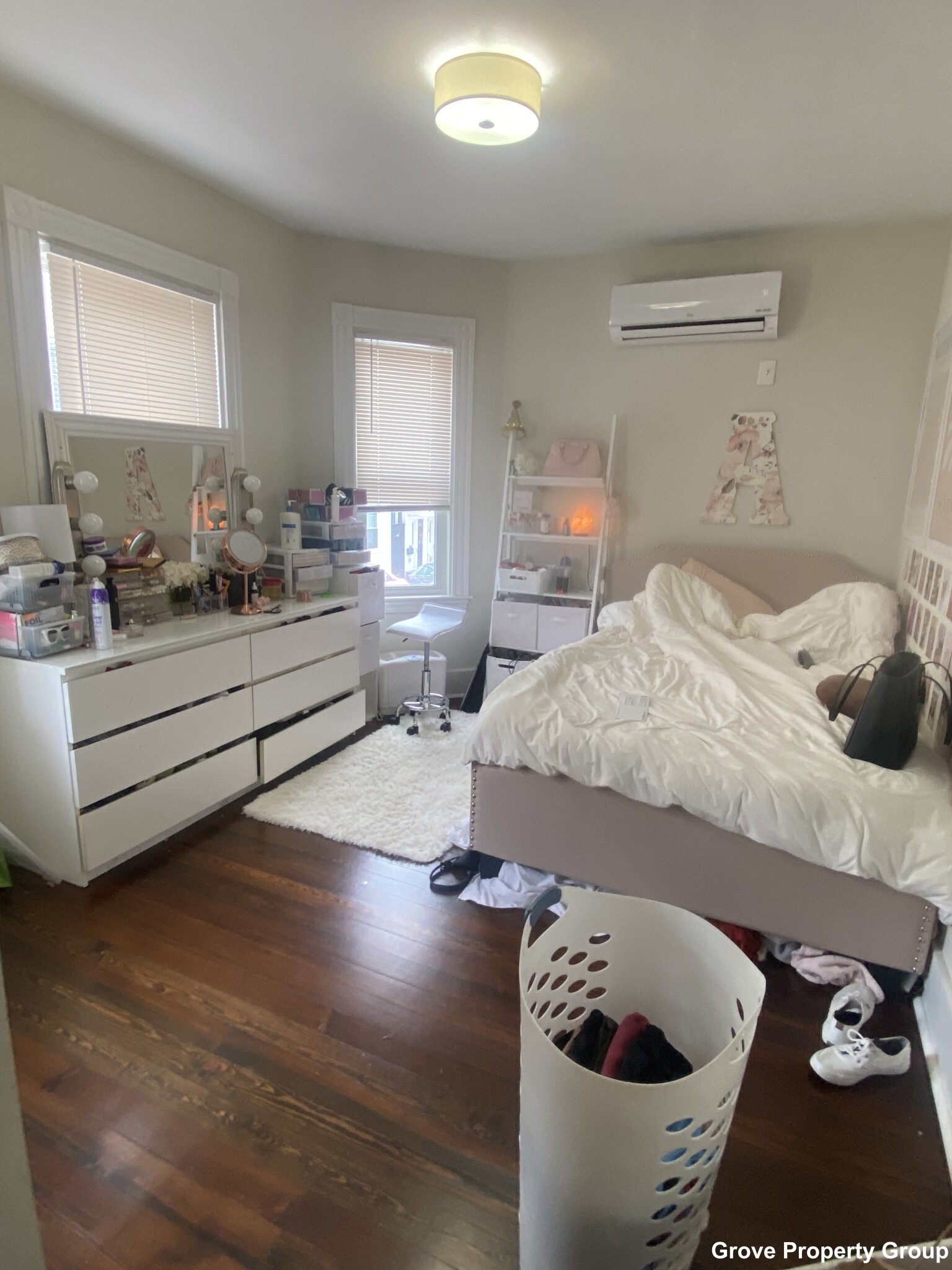 4 bed, 2 bath apartment for rent at 7 Winfield St Unit 1, South Boston — photo 2 of 9