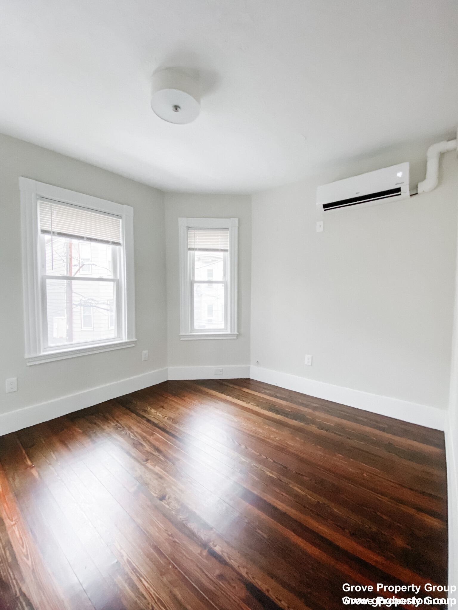 4 bed, 2 bath apartment for rent at 7 Winfield St Unit 2, South Boston — photo 2 of 12