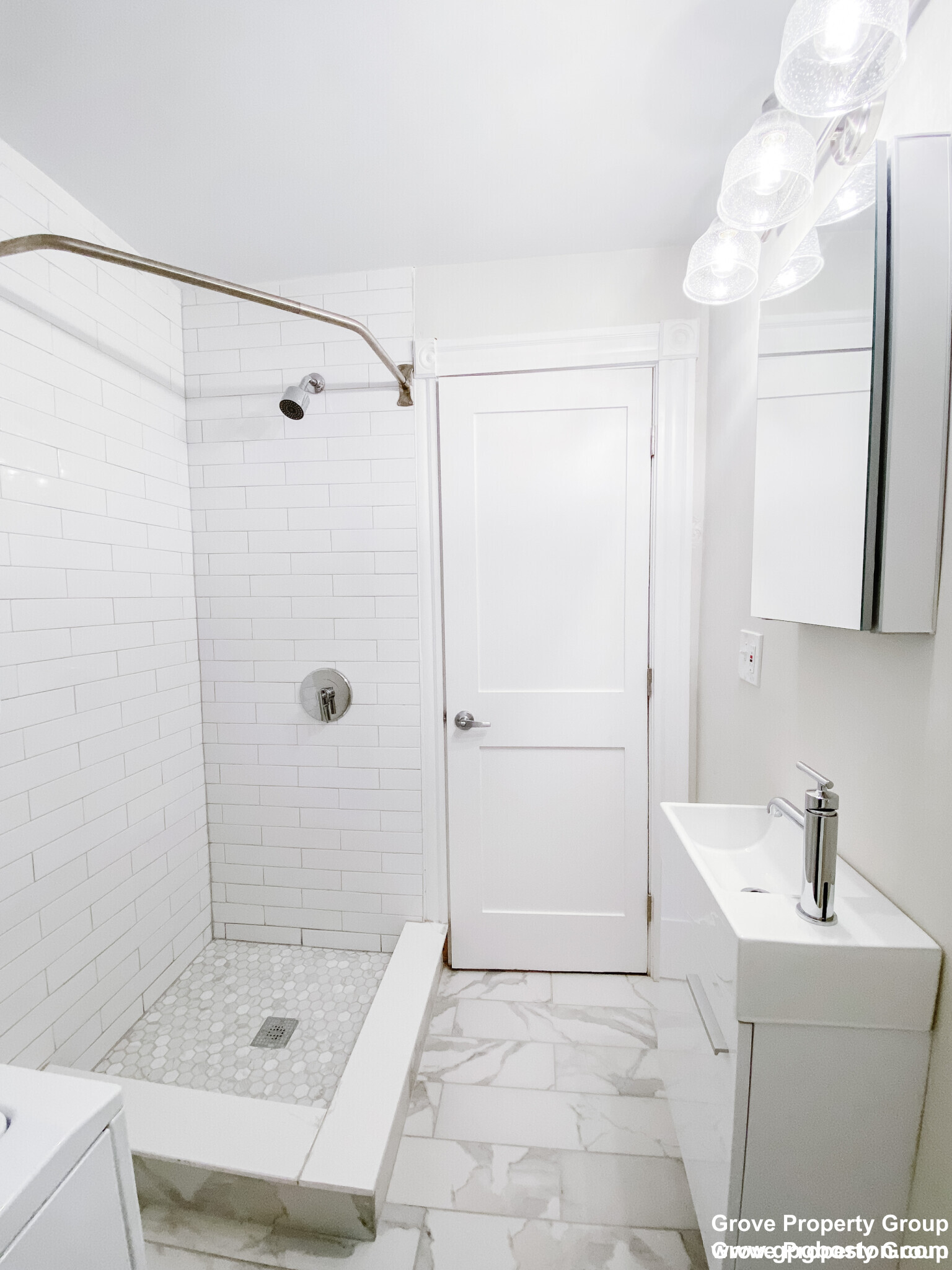 4 bed, 2 bath apartment for rent at 7 Winfield St Unit 2, South Boston — photo 3 of 12