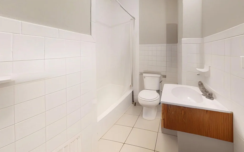 1 bed, 1 bath apartment for rent at 7 Winship Unit 1, Brighton — photo 7 of 8