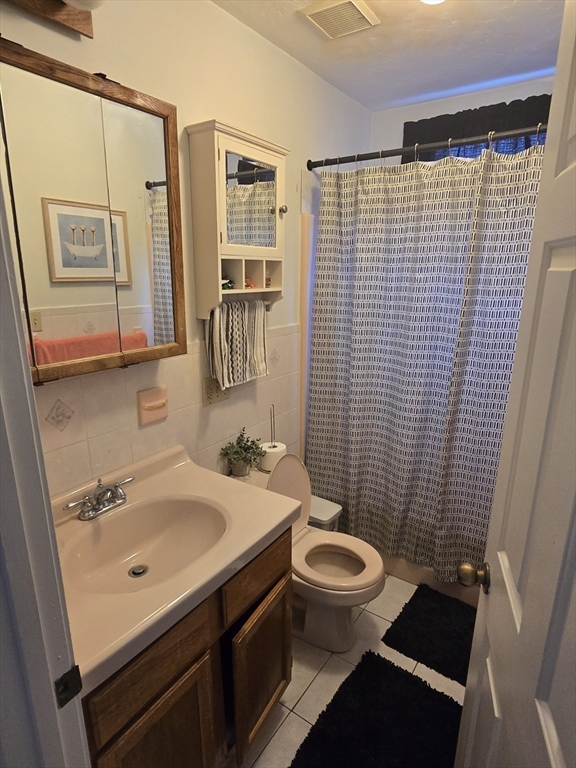 2 bed, 1 bath apartment for rent at 7 Winthrop Ct Unit 1, Medford — photo 11 of 13