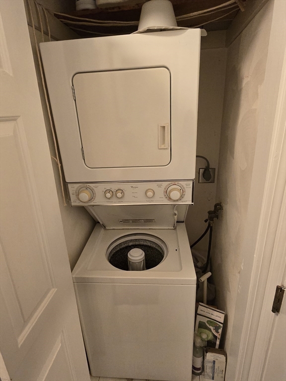 2 bed, 1 bath apartment for rent at 7 Winthrop Ct Unit 1, Medford — photo 12 of 13