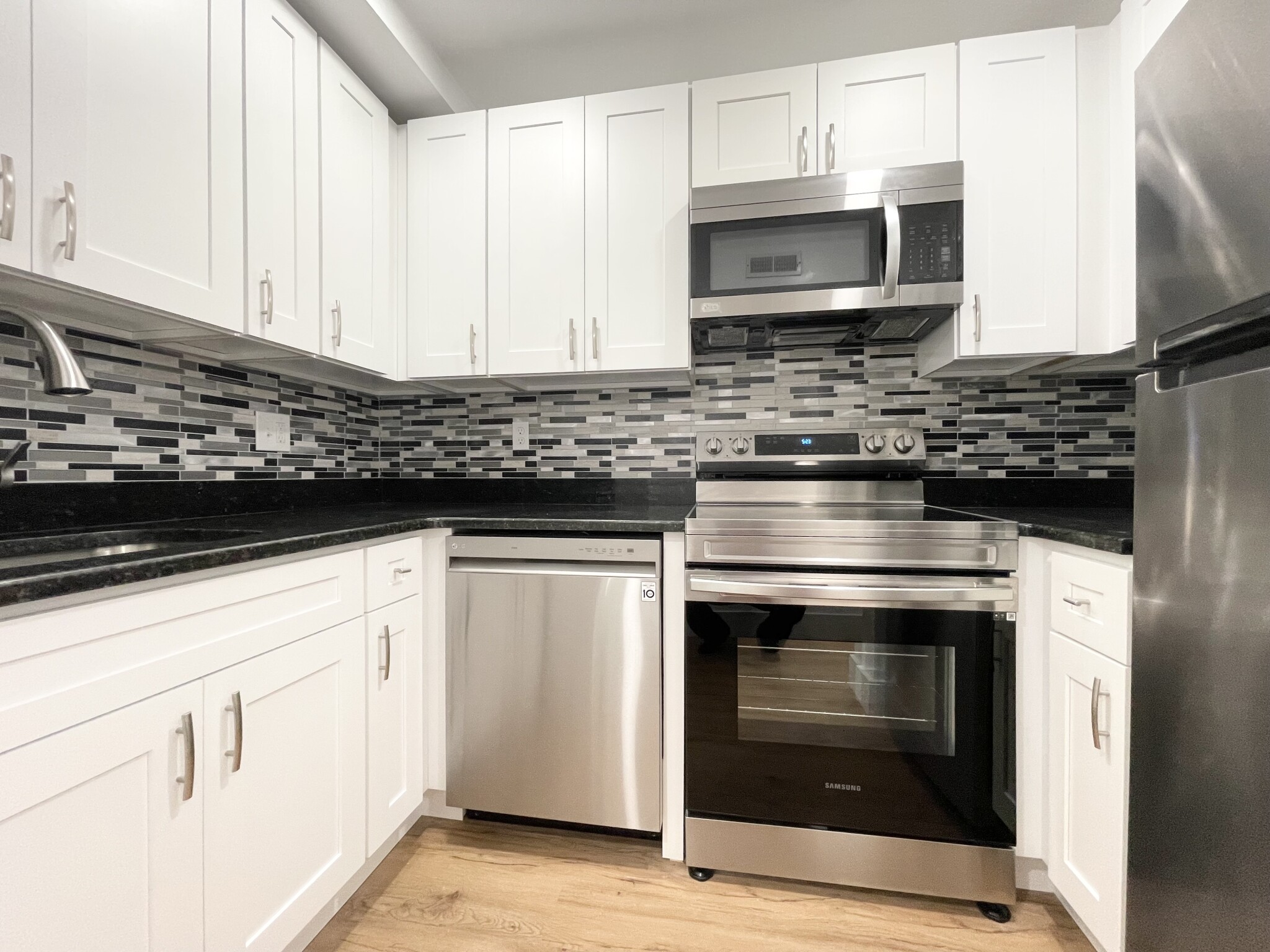 3 bed, 1 bath apartment for rent at 7 Woodbridge St Unit 14, North Cambridge