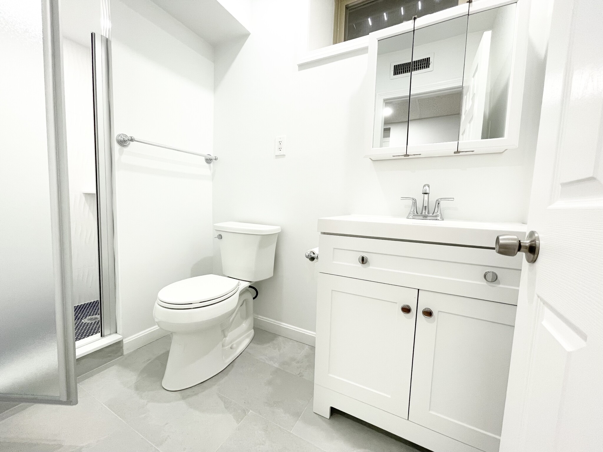 3 bed, 1 bath apartment for rent at 7 Woodbridge St Unit 14, North Cambridge — photo 2 of 14