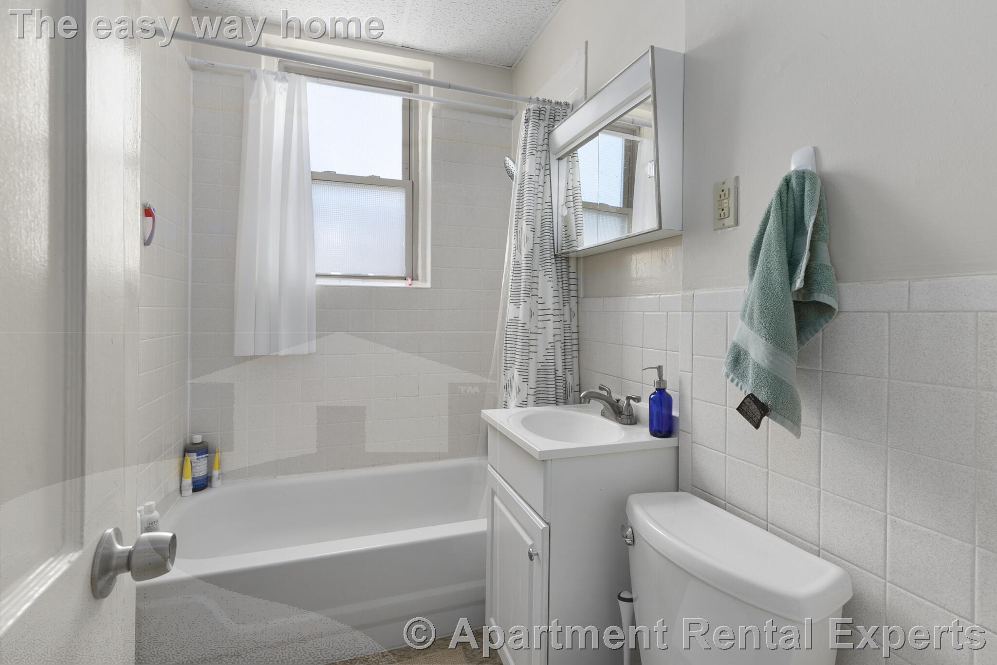 3 bed, 1 bath apartment for rent at 7 Woodbridge St Unit 4, Davis Square — photo 3 of 10