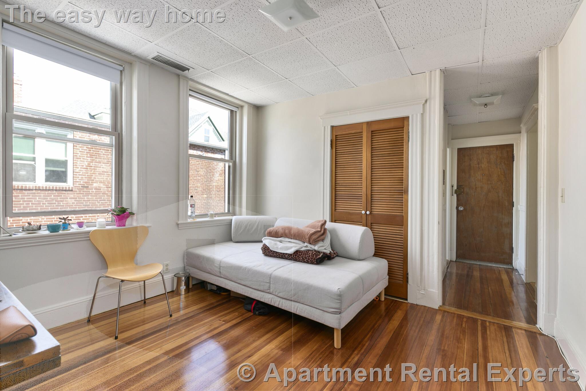 3 bed, 1 bath apartment for rent at 7 Woodbridge St Unit 4, Davis Square — photo 4 of 10