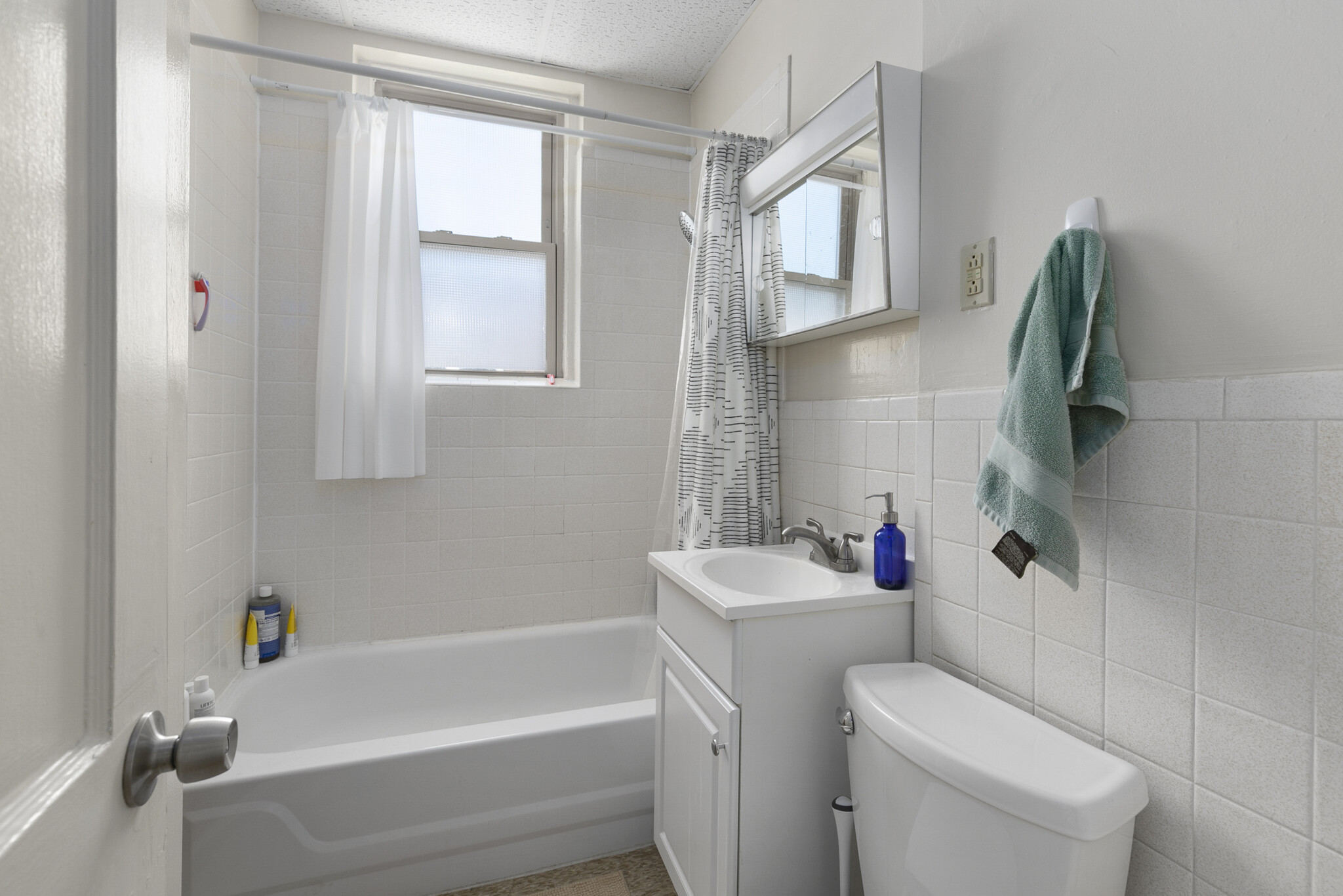 3 bed, 1 bath apartment for rent at 7 Woodbridge St Unit 4G, North Cambridge — photo 2 of 8