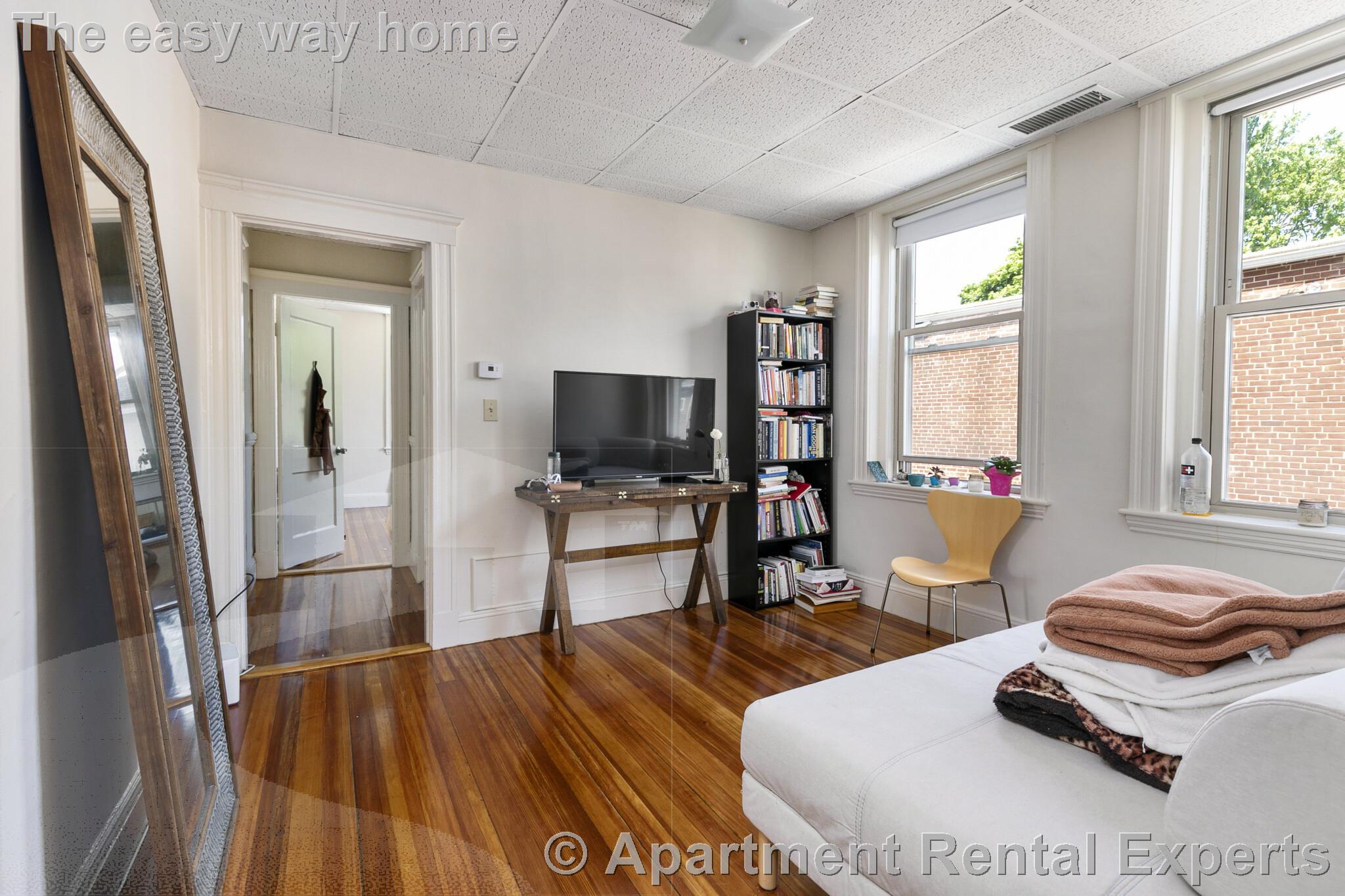 3 bed, 1 bath apartment for rent at 7 Woodbridge St Unit 6, Davis Square — photo 6 of 10