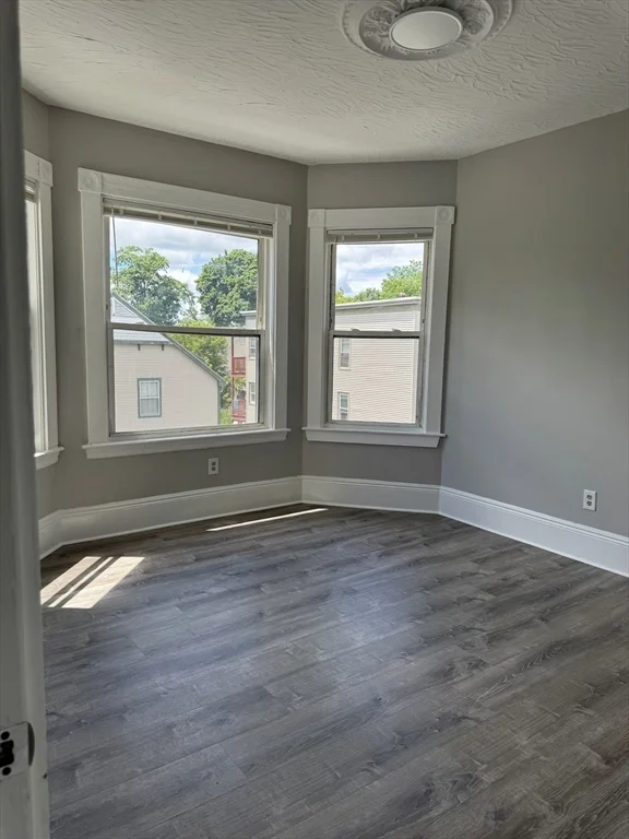 4 bed, 1 bath apartment for rent at 7 Woodward Park St Unit 3, Roxbury — photo 19 of 21