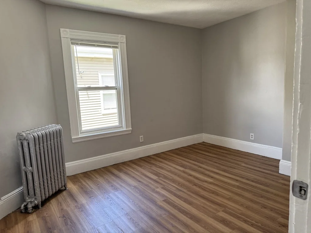 4 bed, 1 bath apartment for rent at 7 Woodward Park St Unit 3, Roxbury — photo 18 of 21