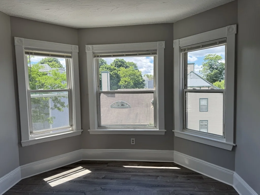 4 bed, 1 bath apartment for rent at 7 Woodward Park St Unit 3, Roxbury — photo 1 of 21