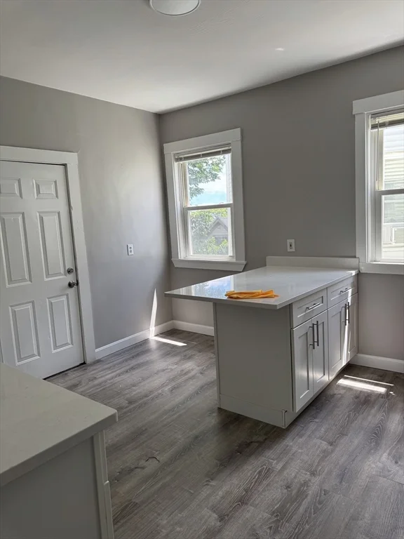 4 bed, 1 bath apartment for rent at 7 Woodward Park St Unit 3, Roxbury — photo 7 of 21